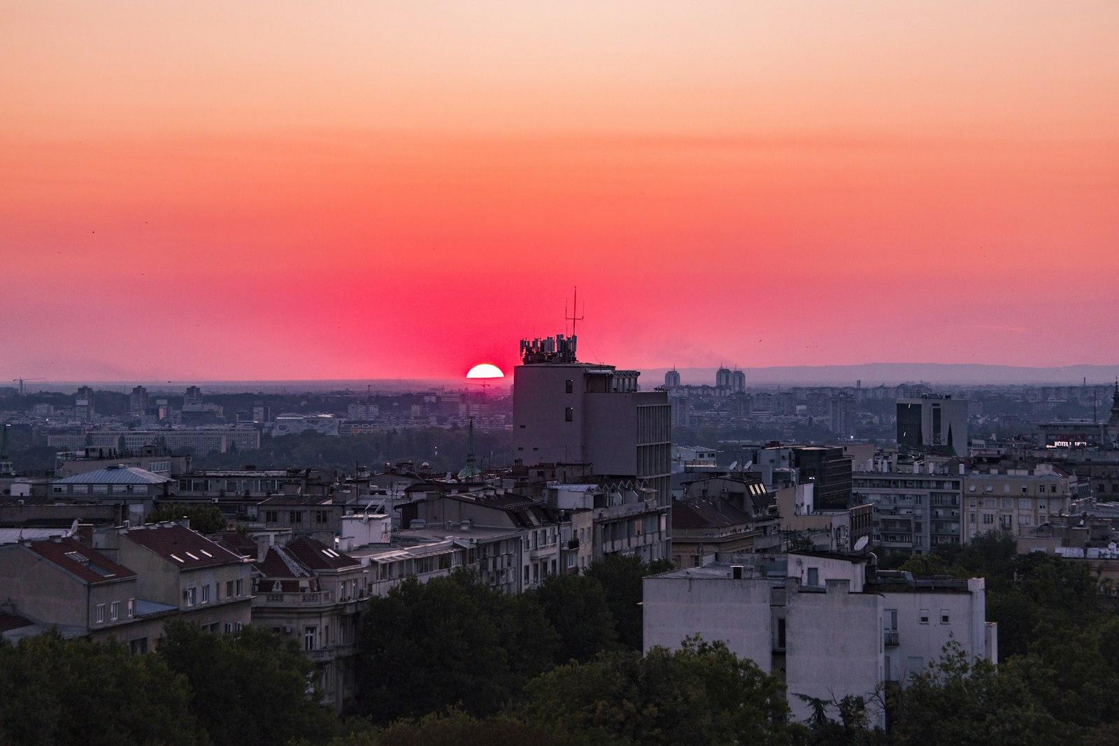 Zašto ljudi sa Balkana tako često odlaze, a tako teško prestanu da misle o njemu